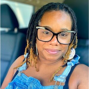 Meet your Posher, Dora